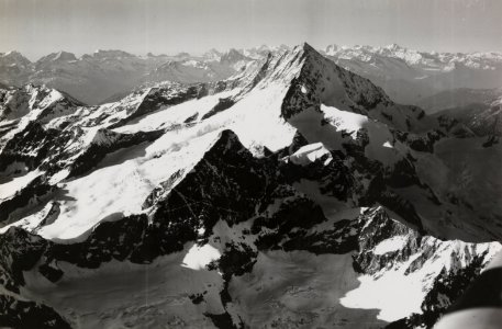 ETH-BIB-Ober Gabelhorn, Zinalrothorn, Weisshorn, Berneralpen v. S. aus 4500 m-Inlandflüge-LBS MH01-005674