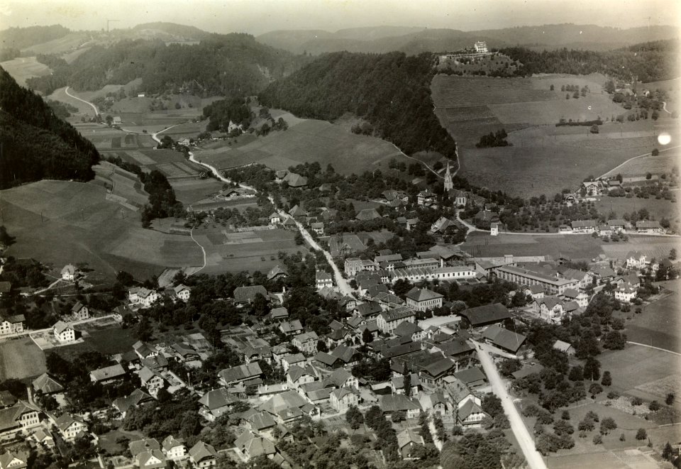 ETH-BIB-Oberburg bei Burgdorf aus 300 m-Inlandflüge-LBS MH01-002833