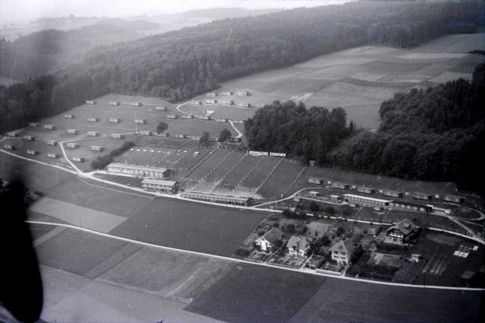 ETH-BIB-Oberwangen bei Bern, Ovomaltine Eierfarm-Inlandflüge-LBS MH05-77-05