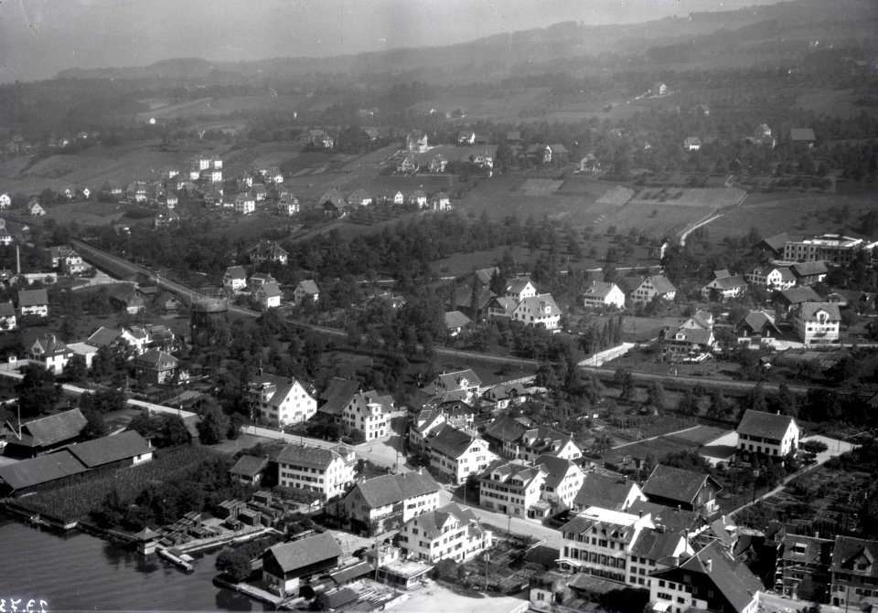 ETH-BIB-Obermeilen aus 200 m-Inlandflüge-LBS MH01-006502