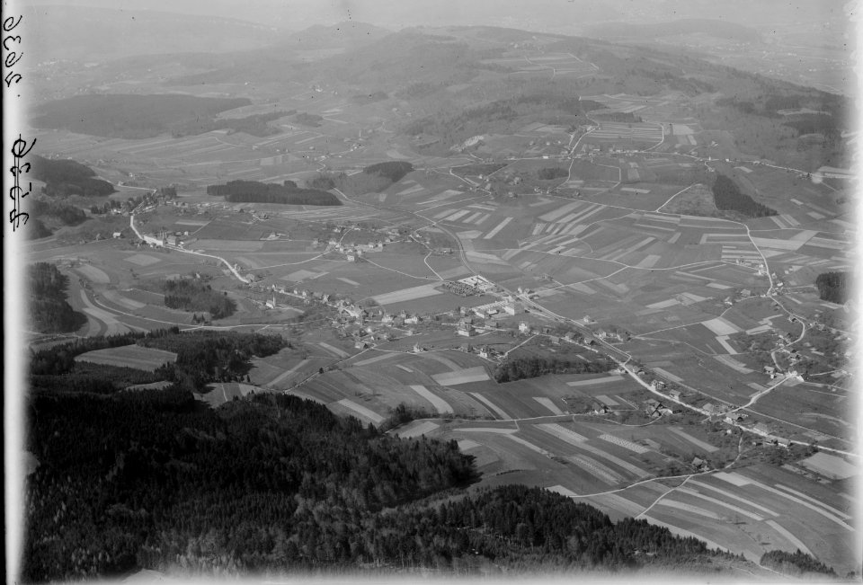 ETH-BIB-Oftringen, Walterswil, Safenwil aus 700 m-Inlandflüge-LBS MH01-002636