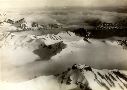 ETH-BIB-Oskar II Land mit St. Johnbai v. N. 1200 m-Spitzbergenflug 1923-LBS MH02-01-0061-A