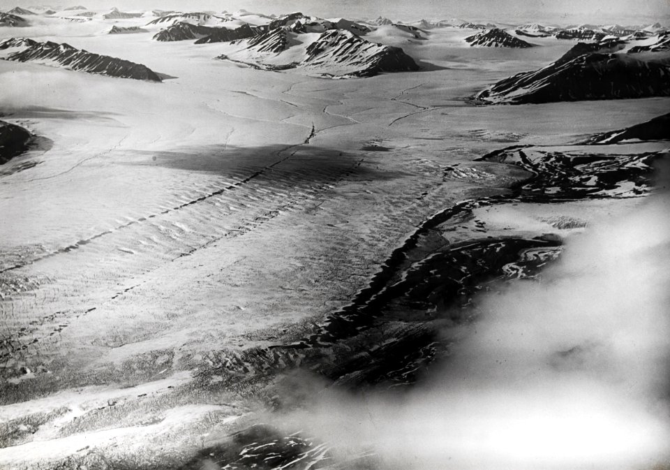 ETH-BIB-Osborngletscher-Oskar II Land von Süd-Westen aus 1200 m Höhe-Spitzbergenflug 1923-LBS MH02-01-0018