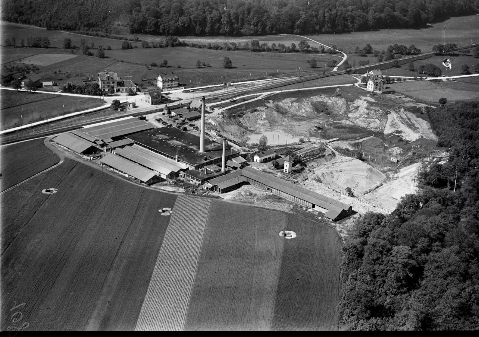 ETH-BIB-Paradies, Schlatt, Keller AG Ziegelei-Inlandflüge-LBS MH03-0728
