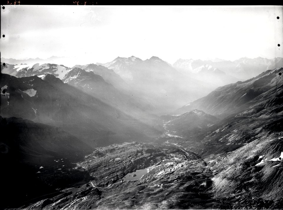 ETH-BIB-Passo del San Bernardino, Val Mesolcina v. N. aus 3400 m-Inlandflüge-LBS MH01-007821