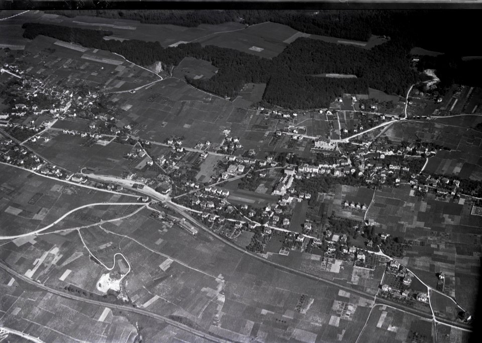 ETH-BIB-Peseux, Corcelles v. S. O. aus 1000 m-Inlandflüge-LBS MH01-005267