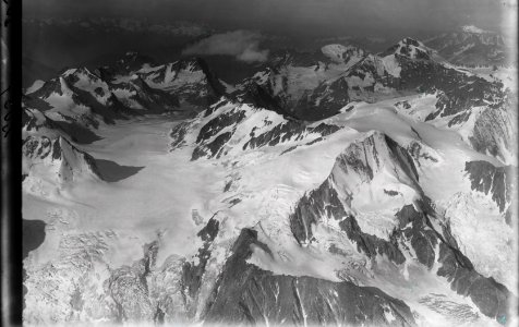 ETH-BIB-Pigne d'Arolla, Glacier du Brenau, Grand Combin, Glacier d'Otemma v. N. O. aus 5000 m-Inlandflüge-LBS MH01-002037