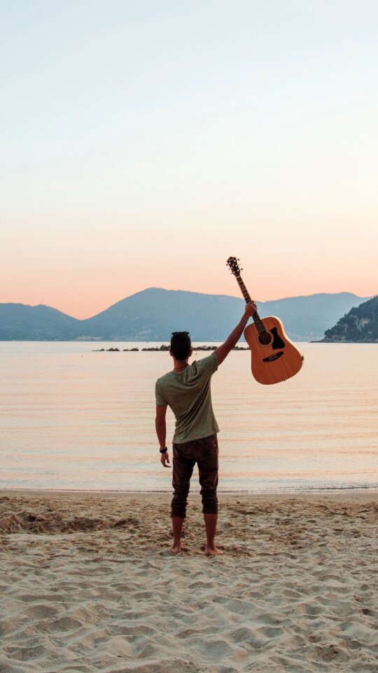 Italy notes musician