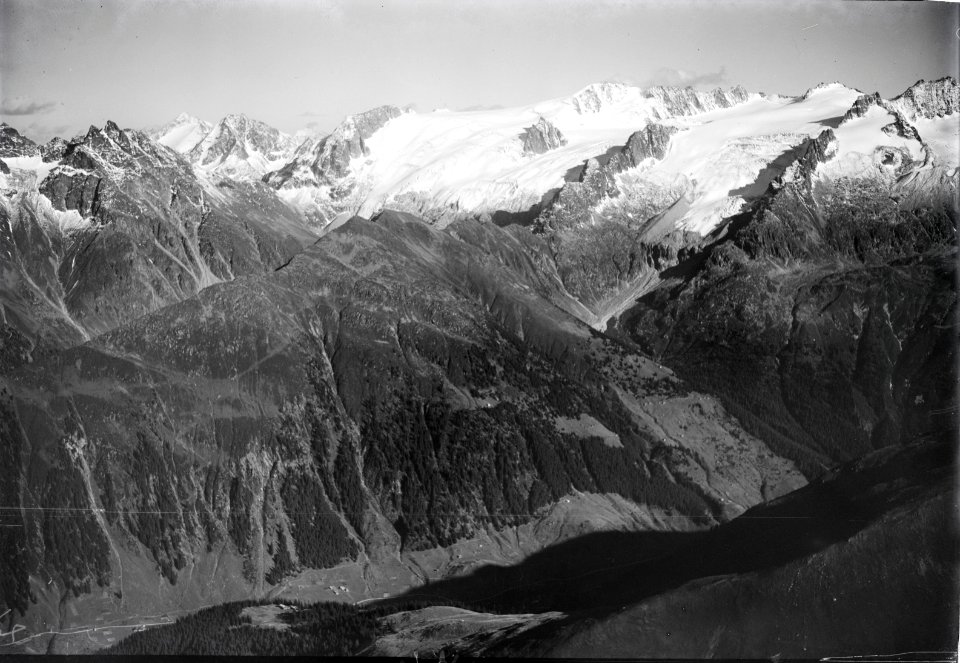 ETH-BIB-Piz Cazarauls, Piz Medel, Furcla v. N. aus 2600 m-Inlandflüge-LBS MH01-003939