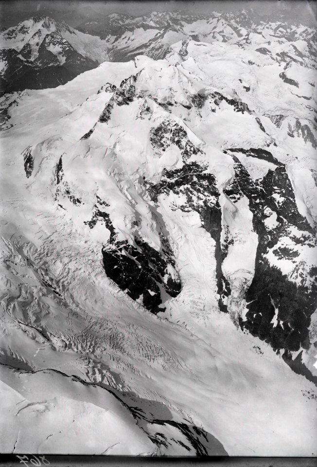 ETH-BIB-Piz Bernina, Piz Roseg v. N. O. aus 5000 m-Inlandflüge-LBS MH01-000867