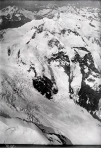 ETH-BIB-Piz Bernina, Piz Roseg v. N. O. aus 5000 m-Inlandflüge-LBS MH01-000867