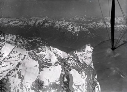 ETH-BIB-Piz d'Aela, Piz Platta v. N. O. aus 4000 m-Inlandflüge-LBS MH01-000896
