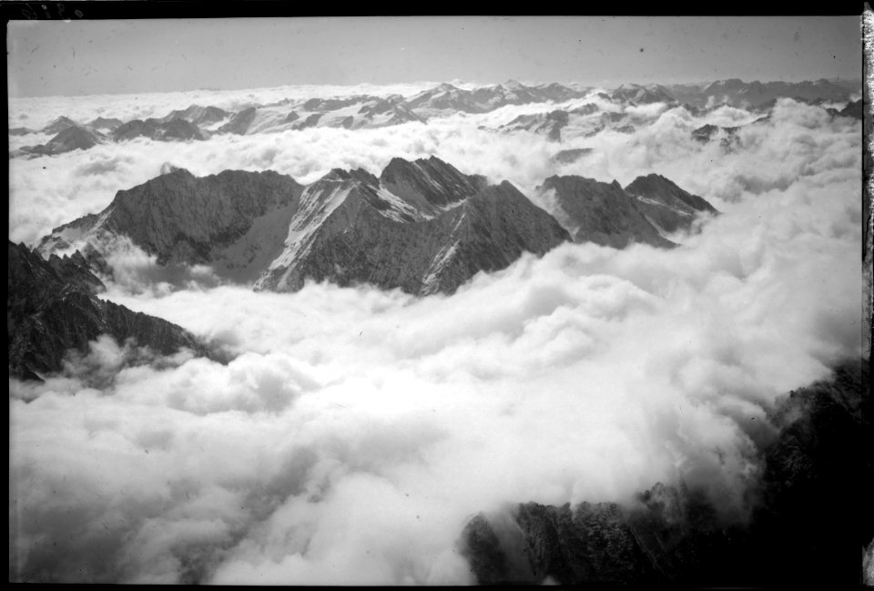 ETH-BIB-Piz Giuv, Piz Nair, Adula v. N. aus 3300 m-Inlandflüge-LBS MH01-006316