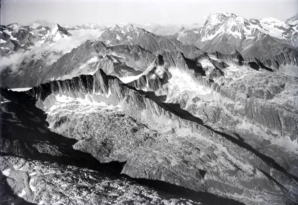 ETH-BIB-Piz Cavardiras ob Disentis, Düssi, Tödi v. S. W. aus 3000 m-Inlandflüge-LBS MH01-003942