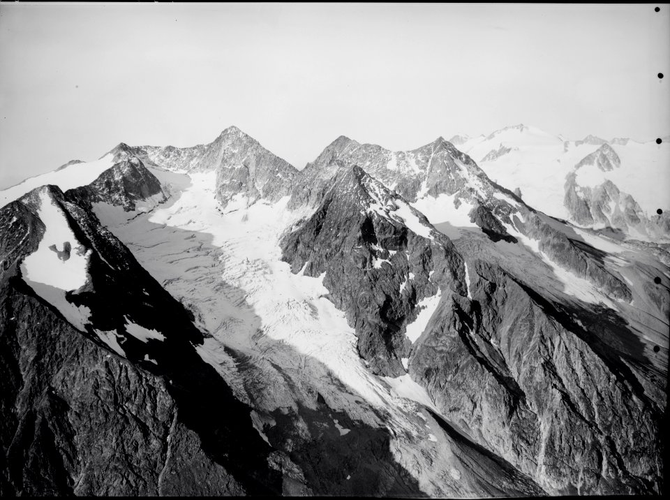 ETH-BIB-Piz Greina, Piz Vial, Piz Gaglianera, Piz Medels v. N. O. aus 3400 m-Inlandflüge-LBS MH01-007815