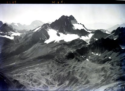 ETH-BIB-Piz Kesch v. O. aus 3200 m-Inlandflüge-LBS MH01-007833