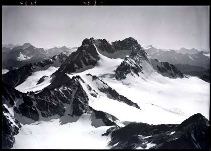 ETH-BIB-Piz Kesch, Julier, Piz Terri v. O. aus 3300 m-Inlandflüge-LBS MH01-007834