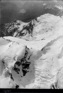 ETH-BIB-Piz Cambrena, Piz Varuna, Lago di Poschiavo v. N. W. aus 5000 m-Inlandflüge-LBS MH01-000866