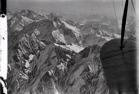 ETH-BIB-Piz Giuv, Oberalpstock, Tödi v. S. W. aus 3500 m-Inlandflüge-LBS MH01-001349