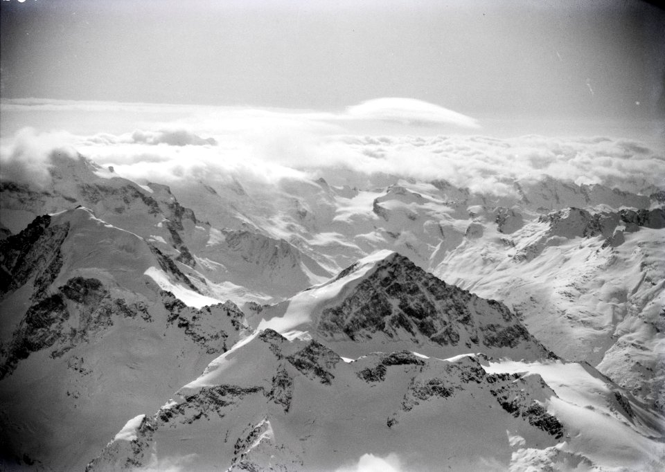 ETH-BIB-Piz Morteratsch & Piz Tschierva-Kilimanjaroflug 1929-30-LBS MH02-07-0136