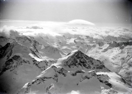 ETH-BIB-Piz Morteratsch & Piz Tschierva-Kilimanjaroflug 1929-30-LBS MH02-07-0136