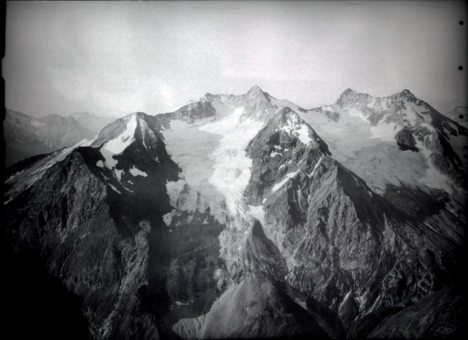 ETH-BIB-Piz Greina, Piz Vial, Piz Gaglianera v. N. aus 3400 m-Inlandflüge-LBS MH01-007814