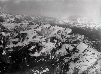 ETH-BIB-Piz d'Err, Bergell, Bregaglia v. N. aus 3500 m-Inlandflüge-LBS MH01-000885