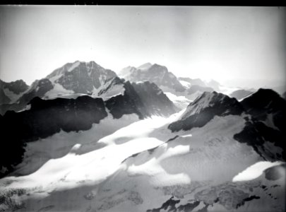 ETH-BIB-Piz Güz, Sella, Berninagruppe v. S. W. aus 4500 m-Inlandflüge-LBS MH01-007895