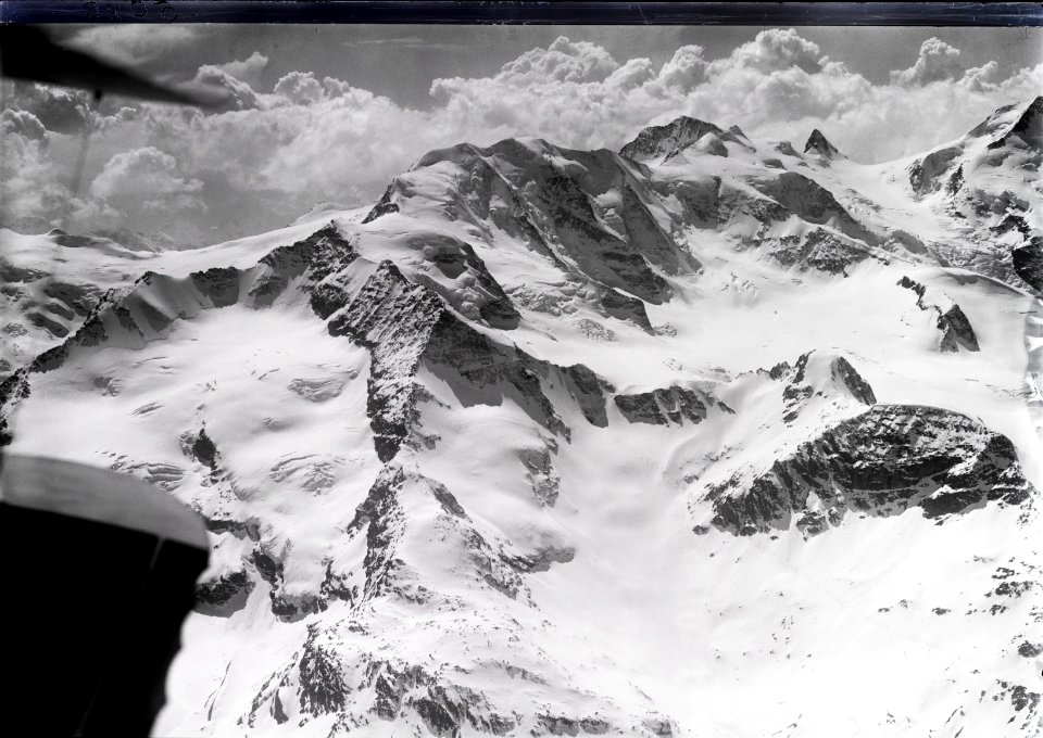 ETH-BIB-Piz Palü, Piz Zupo v. N. O. aus 3700 m-Inlandflüge-LBS MH01-005080