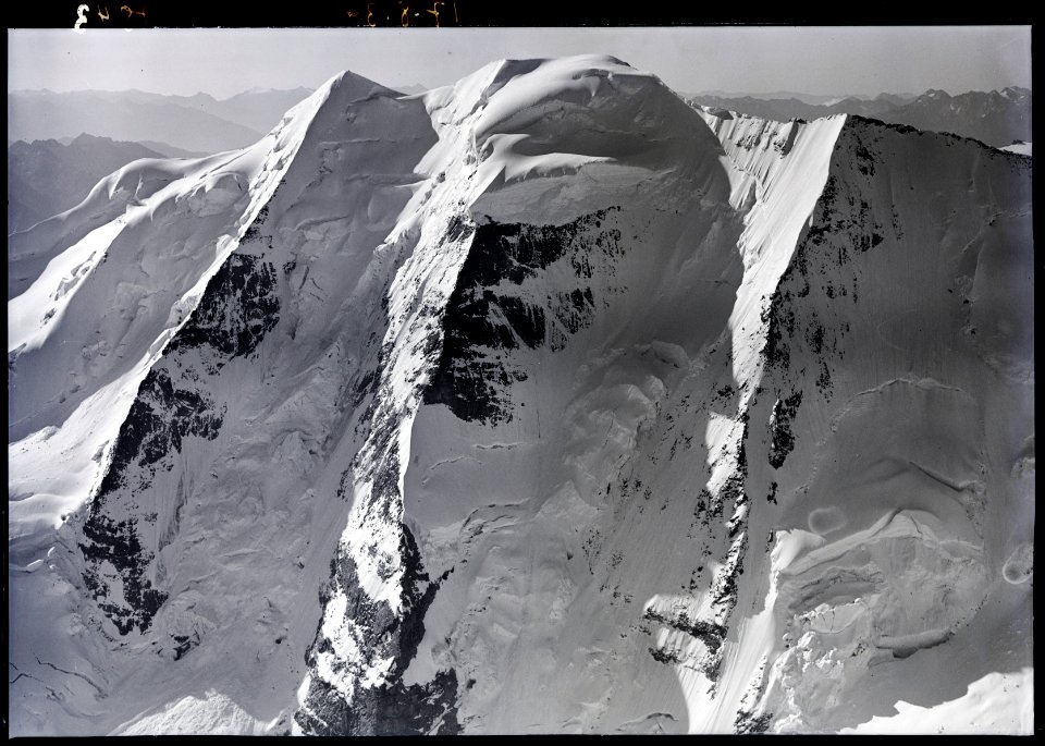 ETH-BIB-Piz Palü v. N. W. aus 4000 m-Inlandflüge-LBS MH01-007843