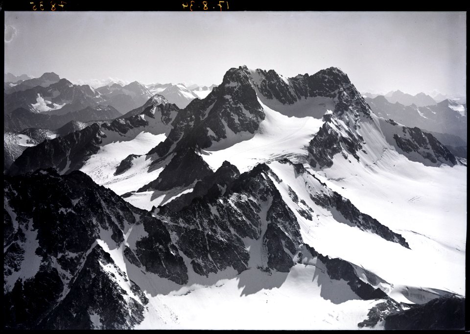 ETH-BIB-Piz Kesch, Julier, Piz Terri v. N. O. aus 3300 m-Inlandflüge-LBS MH01-007835