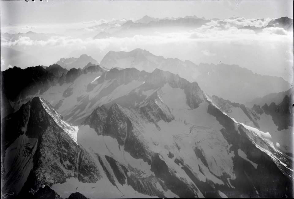 ETH-BIB-Piz Giuv, Crispalt, Furka, Berneralpen v. O. aus 3000 m-Inlandflüge-LBS MH01-003958