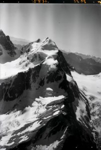 ETH-BIB-Piz Roseg, Piz Bernina, Piz Roseg v. N. aus 3600 m-Inlandflüge-LBS MH01-008068