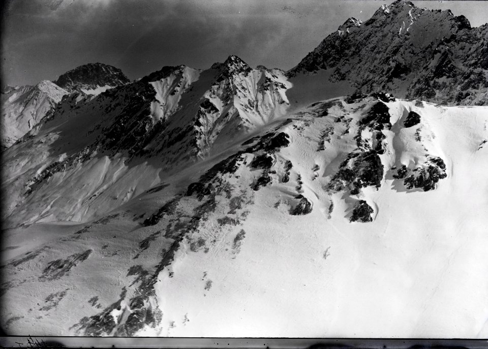 ETH-BIB-Piz Spadlatscha, Piz Ela v. W. aus 3300 m-Inlandflüge-LBS MH01-004444