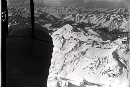 ETH-BIB-Piz Prosonch, Büelenhorn, Lenzerhorn, Stulsertal, Val Tuors, Tiefenkastel v. S. O. aus 4000 m-Inlandflüge-LBS MH01-001533