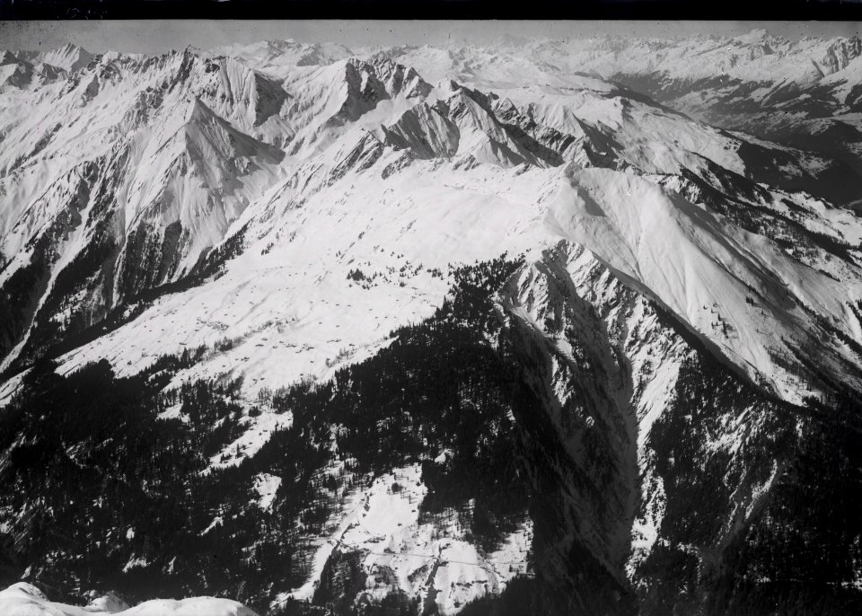 ETH-BIB-Piz Riein, Piz Fess, Rheintal v. O. aus 3000 m-Inlandflüge-LBS MH01-004451