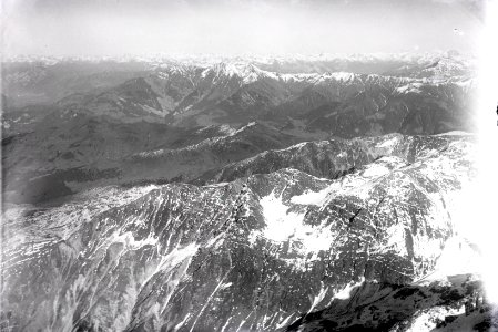 ETH-BIB-Piz Nadéls, Lumnezia, Piz Fess, Piz Beverin v. W. aus 3400 m-Inlandflüge-LBS MH01-003559
