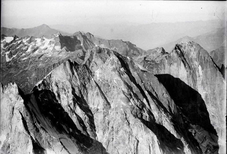 ETH-BIB-Pizzo Badile, Pizzo Cengalo v. N. aus 3600 m-Inlandflüge-LBS MH01-003732