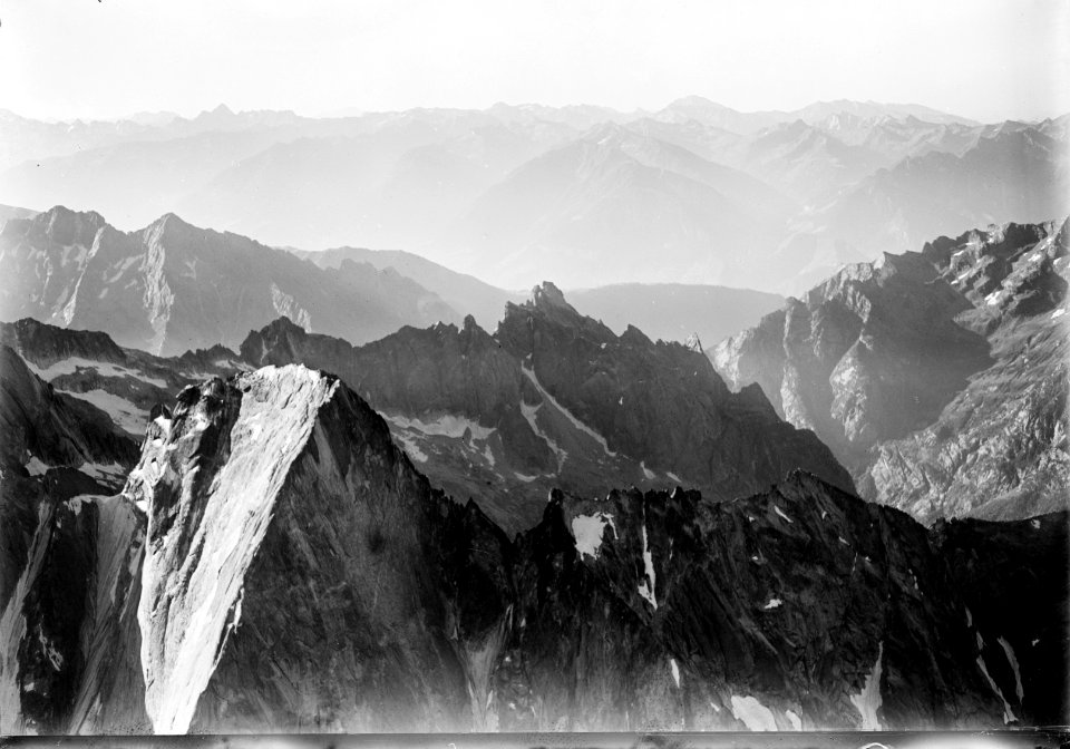 ETH-BIB-Pizzo Badile, Pizzo Trubinasca, Veltlin v. N. aus 3600 m-Inlandflüge-LBS MH01-003730