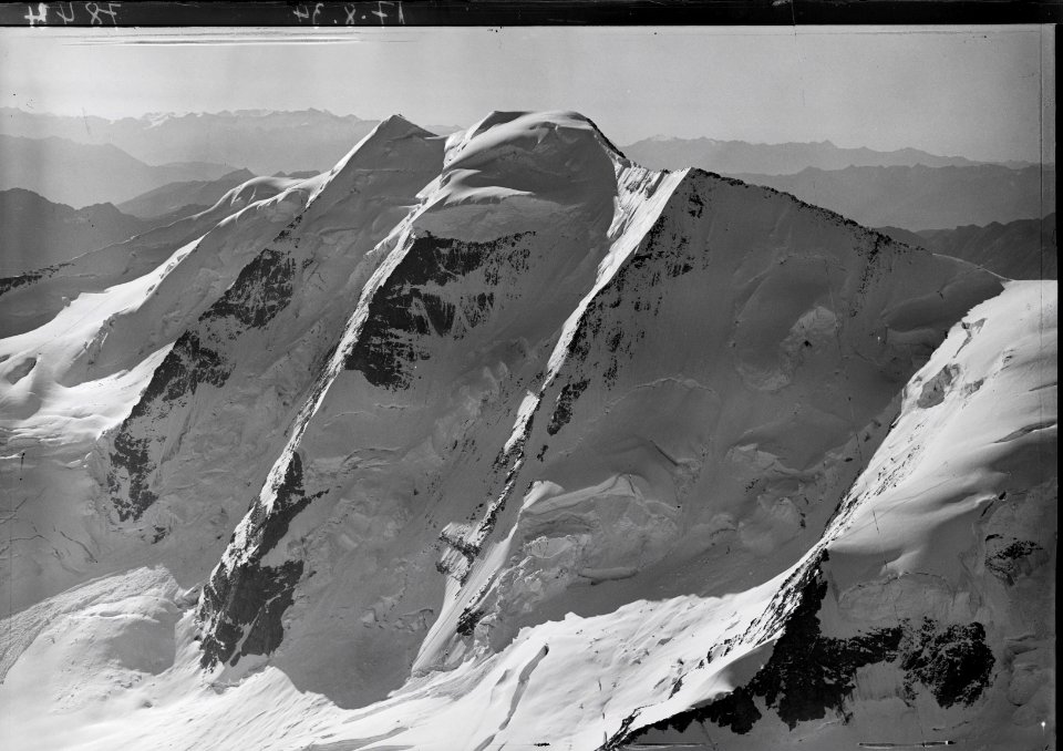 ETH-BIB-Piz Palü Westwand v. N. aus 4000 m-Inlandflüge-LBS MH01-007844