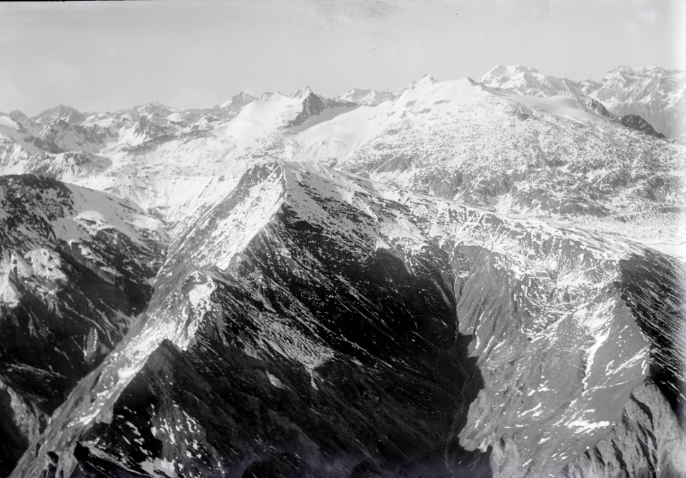 ETH-BIB-Pizzo Coròi, Greina Pass, Piz Valdraus, Piz Vial, Tödi v. S. aus 3000 m-Inlandflüge-LBS MH01-003540