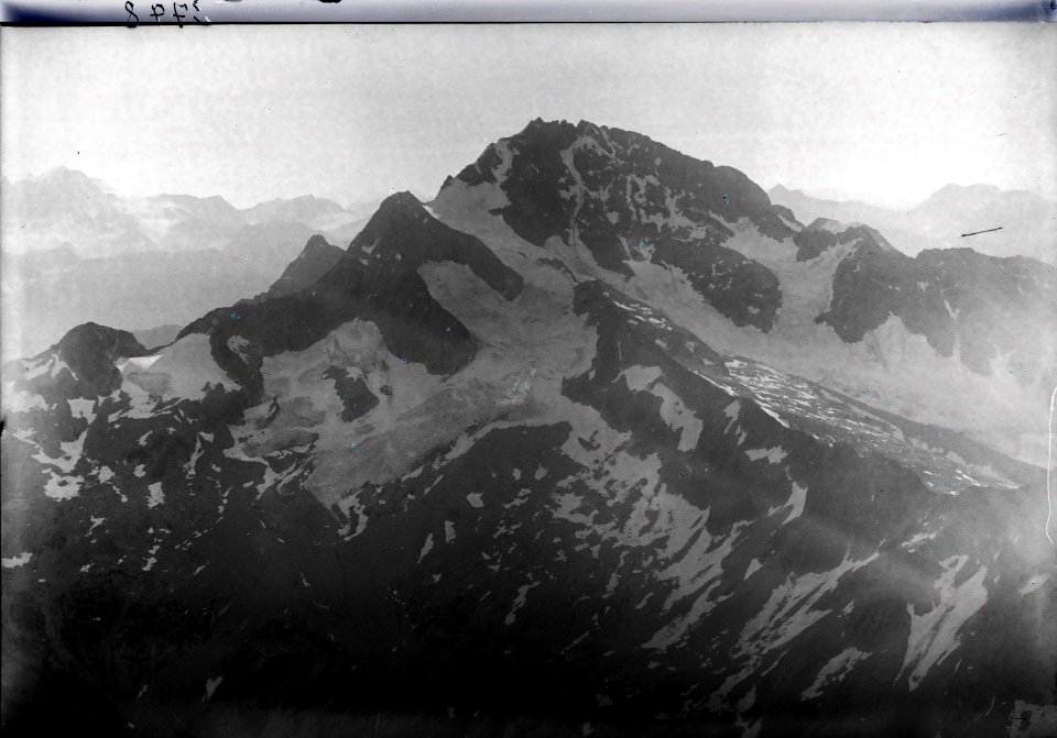 ETH-BIB-Pizzo di San, Martino, Monte, Disgrazia, Bernina v. S. W. aus 3600 m-Inlandflüge-LBS MH01-003778