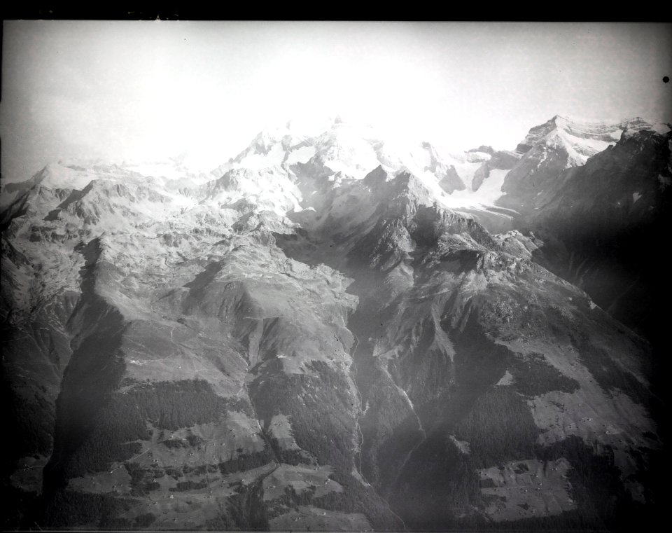 ETH-BIB-Piz Urlaun, Bifertenstock, Tödi, Langoda, Pontaiglasgletscher v. S. aus 3300 m-Inlandflüge-LBS MH01-007813