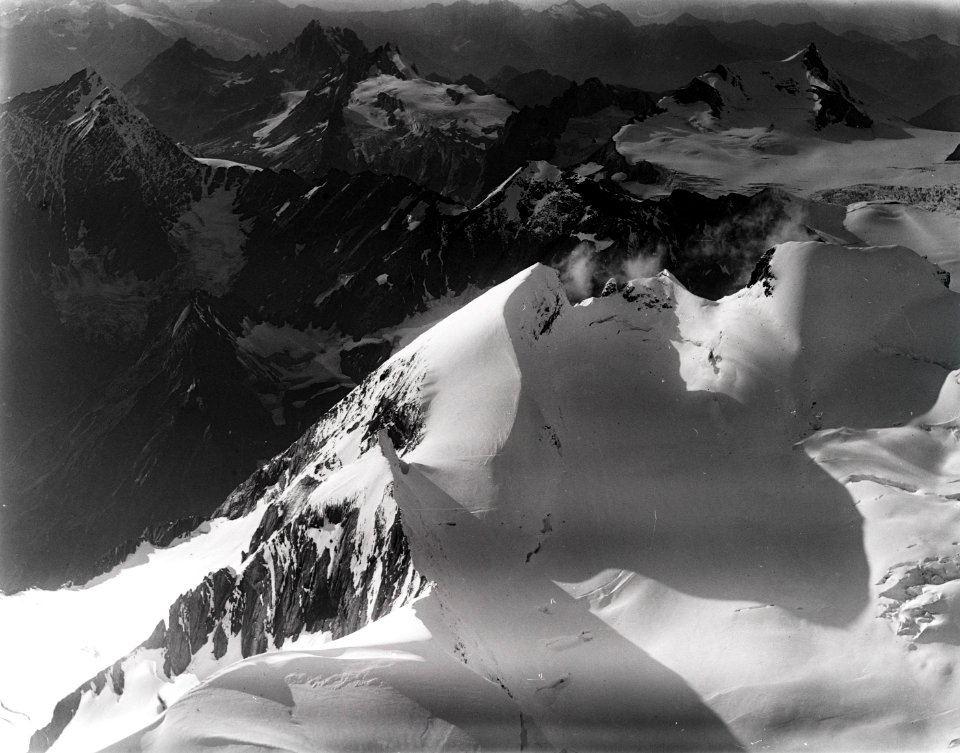 ETH-BIB-Piz Urlaun, Piz Cambrialas, Düssi, Gliemspforte, Val Russein v. O. aus 4000 m-Inlandflüge-LBS MH01-002272
