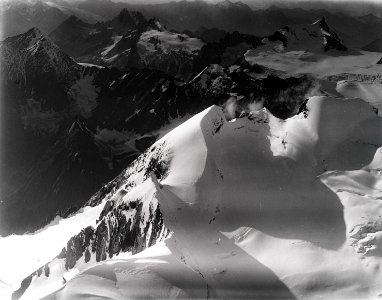 ETH-BIB-Piz Urlaun, Piz Cambrialas, Düssi, Gliemspforte, Val Russein v. O. aus 4000 m-Inlandflüge-LBS MH01-002272