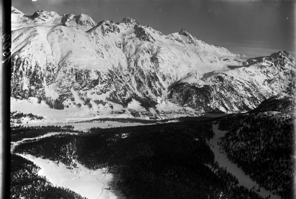 ETH-BIB-Pontresina, Stazersee (gefrohren) Lej da Staz, Piz Languard aus 4000 m-Inlandflüge-LBS MH01-001502