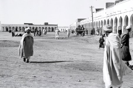 ETH-BIB-Platz in der Oase Colomb-Bechar-Nordafrikaflug 1932-LBS MH02-13-0254