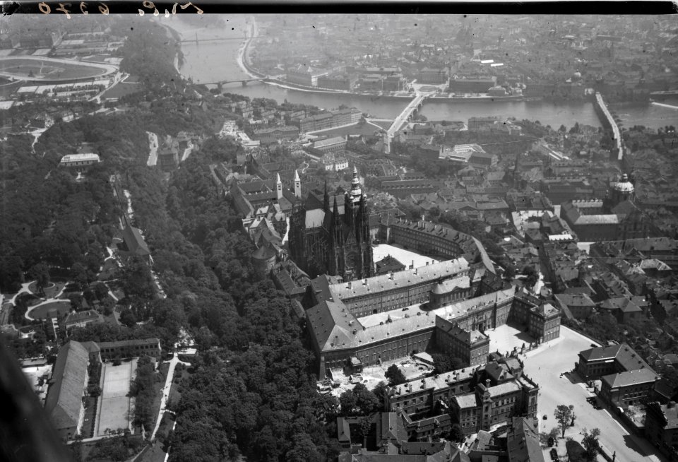 ETH-BIB-Prag, Haradschin, St.Veit, Moldau-Inlandflüge-LBS MH01-006370