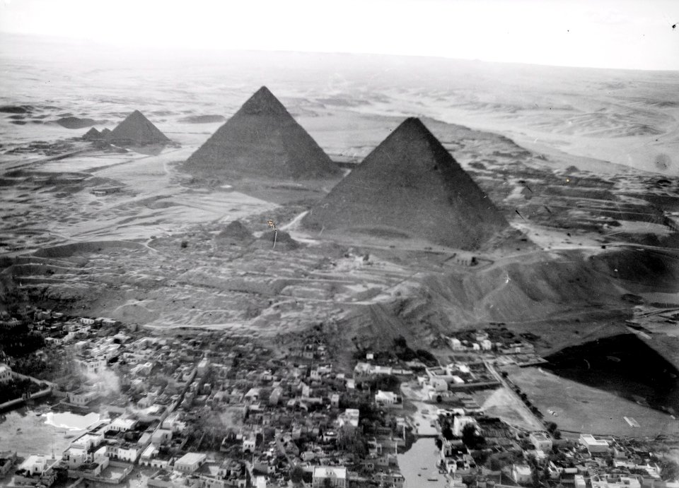 ETH-BIB-Pyramiden von Gizeh aus Osten-Kilimanjaroflug 1929-30-LBS MH02-07-0162