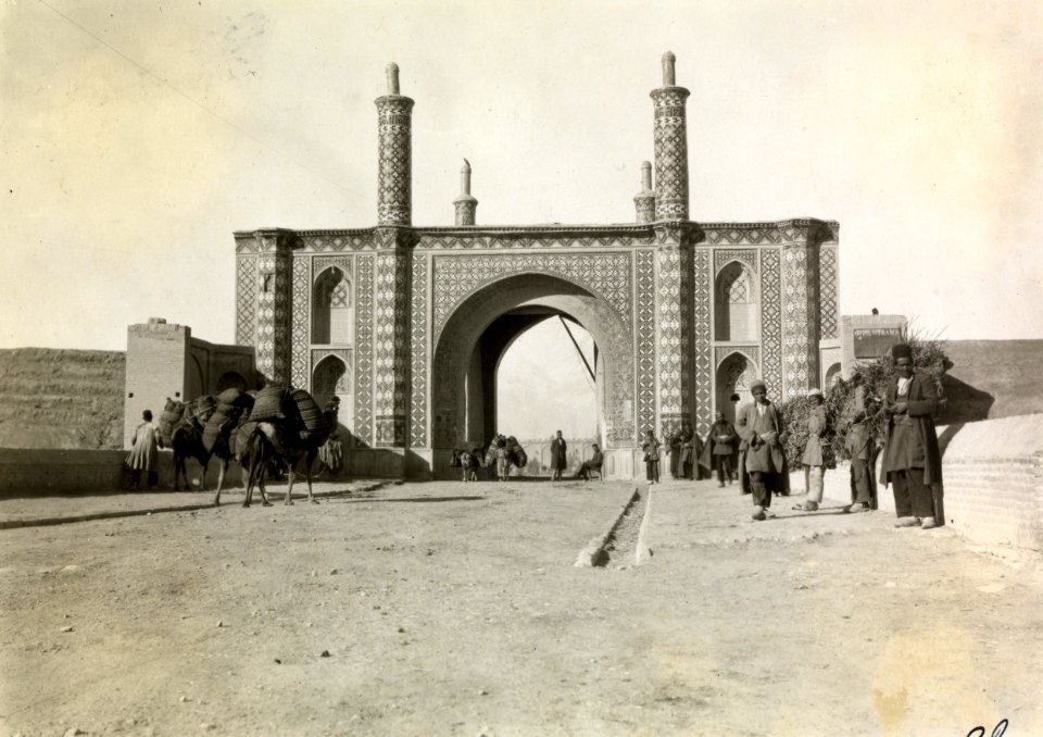 ETH-BIB-Qazvin-Tor (Teheran)-Persienflug 1924-1925-LBS MH02-02-0092-AL-FL